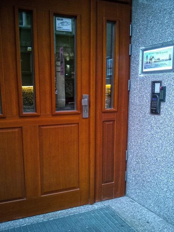 Honey Hostel Krakow Luaran gambar